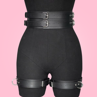 A front view of the waist and thigh straps, you can see that all items are fully adjustable.