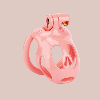 The Cobra Love Nub shown here, you can see it fully assembled with its base ring and lock fixed in place.