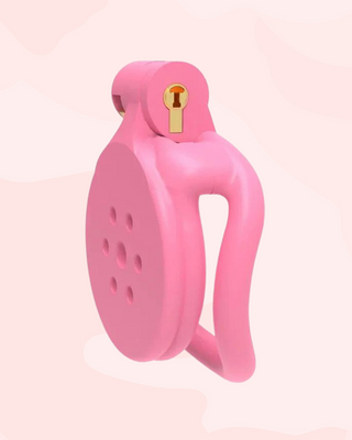 An angled view of The Flat Gatling Curved in pink, you can see it is fully assembled with the integral lock fixed in place.