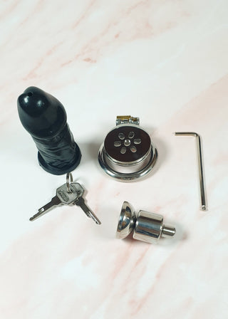 The full kit that comes with the Flat Gatling Thruster