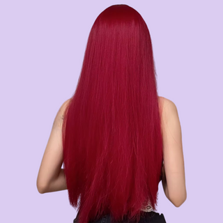 This is a 26 inch wig, the back view showcases just how long it is.