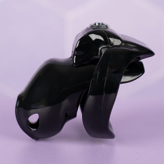 A side view of the HT V5 Nano in black, you can see the curved base ring.