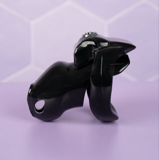 A side view of the HT V5 Small Black, you can see the angled base ring and air holes to the end of the cage.