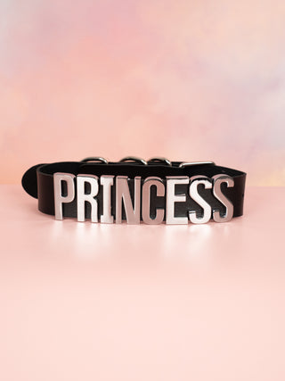 The leather princess collar with silver lettering