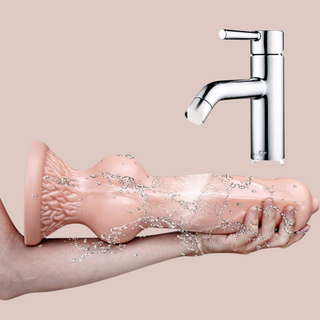 The dildo is easy to clean and is suitable to be submerged in water.