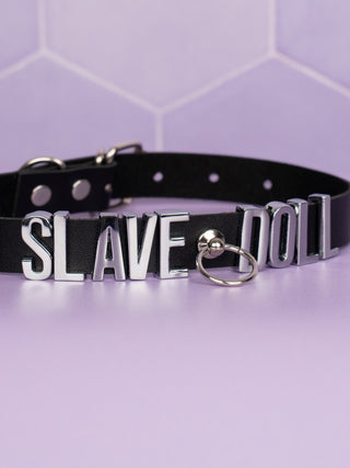 A close up view of the silver lettering and O-ring