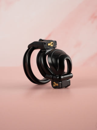 The slaver double lock nub chastity cage n black. Here you can see the doubel lock system on this cage.
