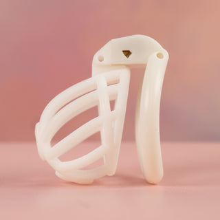 A side image of the white Cobra Prince Albert.