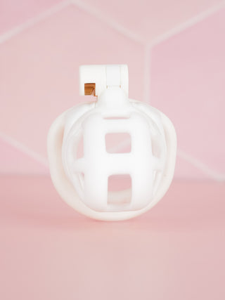 A front on view of the Cobra Flat Cuff Nub, the breathable air holes are designed to help with comfort and cleanliness.