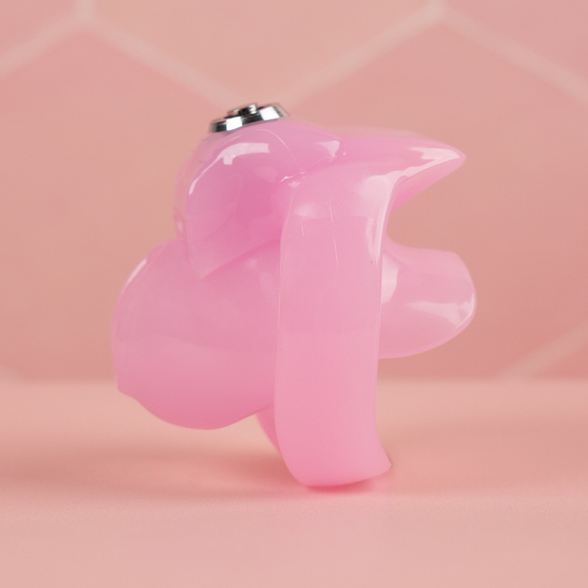 A side view of the HT V5 Pink Nub, from the side view you can see how the base ring is angled.