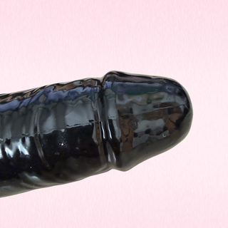A close up of the molded head.