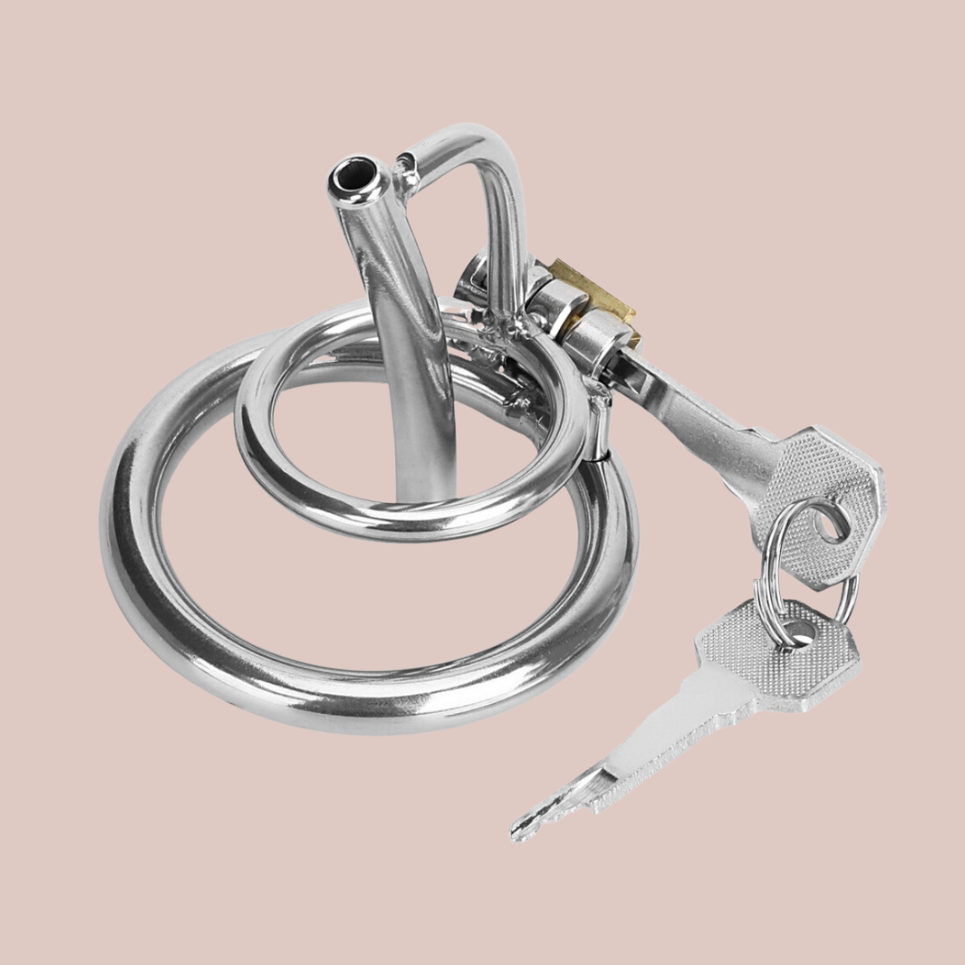 The Clink fully assembled, with the integral lock and keys in place.