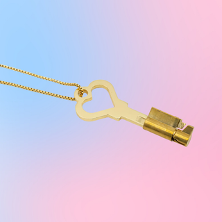 An angled look of the key and padlock