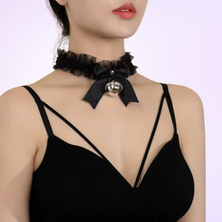 the choker is shown in black on am model, the bell is clear to see.